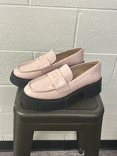 Load image into Gallery viewer, Coach Casual Shoes Womens 10
