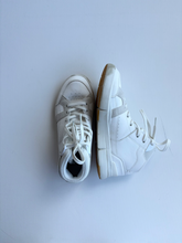 Load image into Gallery viewer, On Cloud Womens Athletic Shoes Womens 8

