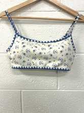 Load image into Gallery viewer, Sports Bra Size Small
