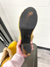 Load image into Gallery viewer, Charles David Sandals Womens 8.5
