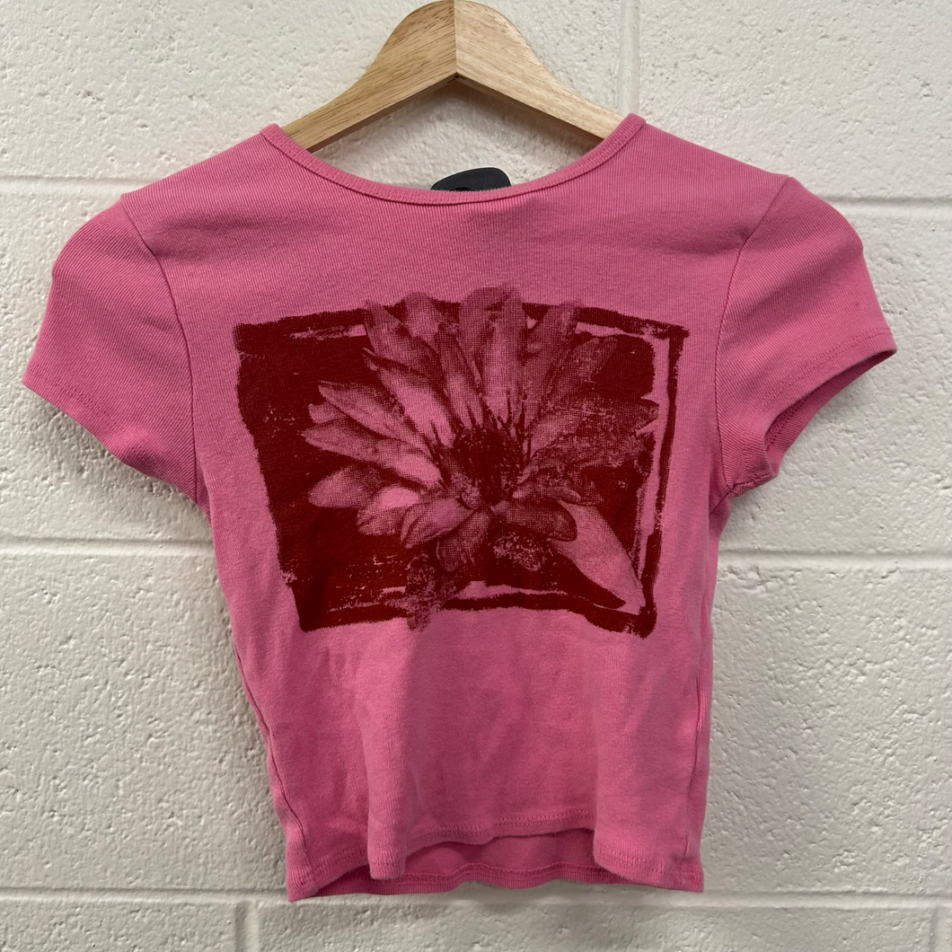 Urban Outfitters ( U ) T-Shirt Size Small