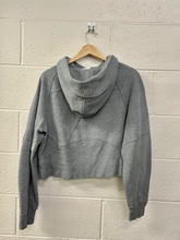 Load image into Gallery viewer, Lululemon Athletic Top Size Medium
