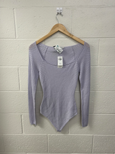 Load image into Gallery viewer, Abercrombie &amp; Fitch Long Sleeve Top Size Extra Small
