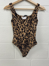 Load image into Gallery viewer, Babaton Womens Tops Bodysuit Size Extra Small
