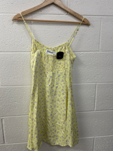 Load image into Gallery viewer, Zara Dress Size Small
