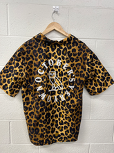 Load image into Gallery viewer, T-shirt Size Large
