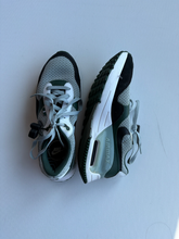 Load image into Gallery viewer, Nike Womens Athletic Shoes Womens 8.5
