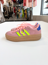 Load image into Gallery viewer, Adidas Womens Athletic Shoes Womens 5.5
