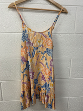 Load image into Gallery viewer, Urban Outfitters ( U ) Dress Size Extra Small
