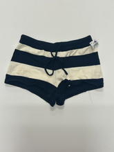 Load image into Gallery viewer, Edikted Shorts Size Small
