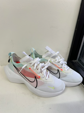 Load image into Gallery viewer, Nike Womens Athletic Shoes Womens 9
