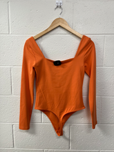 Load image into Gallery viewer, Babaton Long Sleeve Top Size Medium
