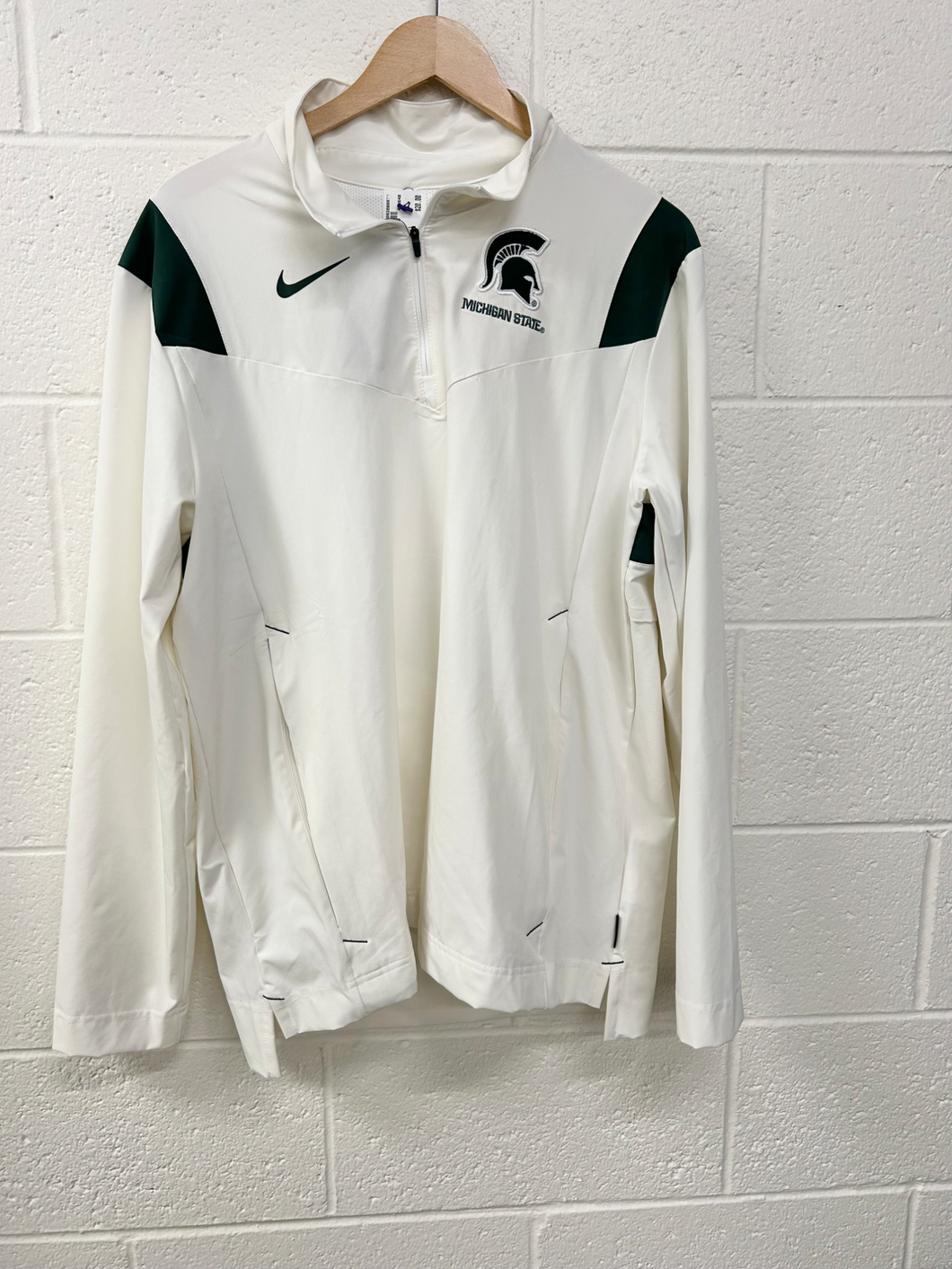 Nike Outerwear Size Medium