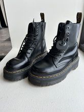 Load image into Gallery viewer, Dr Martens Boots Womens 8.5
