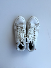 Load image into Gallery viewer, On Cloud Womens Athletic Shoes Womens 8
