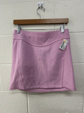 Load image into Gallery viewer, Lulu Lemon Short Skirt Size Medium
