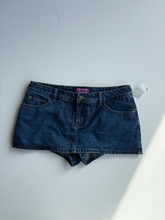 Load image into Gallery viewer, Edikted Shorts Size Large
