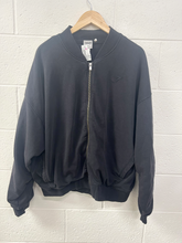 Load image into Gallery viewer, Gym Shark Sweatshirt Size XXL
