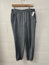 Load image into Gallery viewer, Vuori Athletic Pants Size Small
