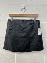 Load image into Gallery viewer, Blank Nyc Short Skirt Size 7/8
