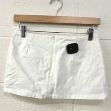 Load image into Gallery viewer, Edikted Short Skirt Size Extra Small
