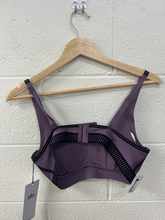 Load image into Gallery viewer, Alo Sports Bra Size Large
