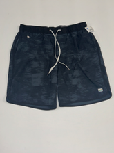 Load image into Gallery viewer, Vuori Athletic Shorts Size Small
