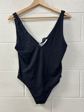 Load image into Gallery viewer, Babaton Tank Size Large
