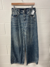 Load image into Gallery viewer, Miss Me Denim Size 0 (24)
