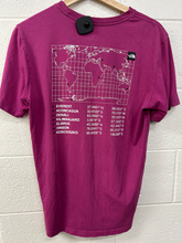 Load image into Gallery viewer, North Face T-shirt Size Small
