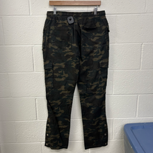 Load image into Gallery viewer, Fashion Nova Pants Size Extra Large
