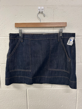 Load image into Gallery viewer, Princess Polly Short Skirt Size 9/10
