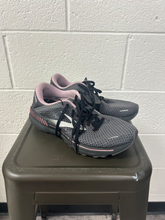 Load image into Gallery viewer, Brooks Womens Athletic Shoes Womens 9
