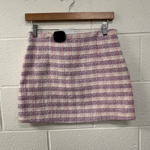 Load image into Gallery viewer, Zara Short Skirt Size Small
