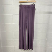 Load image into Gallery viewer, Skims Pants Size Small
