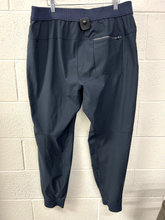 Load image into Gallery viewer, Lulu Lemon Athletic Pants Size XXL
