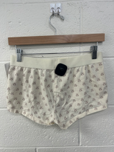 Load image into Gallery viewer, Cotton On Shorts Size Medium
