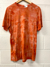 Load image into Gallery viewer, Lulu Lemon Athletic Top Size Medium
