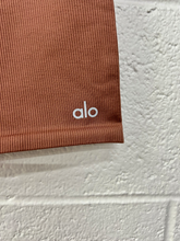 Load image into Gallery viewer, Alo Athletic Shorts Size Medium
