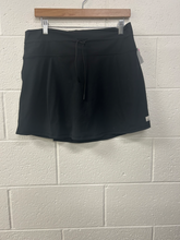 Load image into Gallery viewer, Vuori Athletic Shorts Size Large
