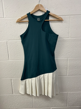Load image into Gallery viewer, Dress Size Medium

