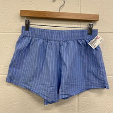 Load image into Gallery viewer, Princess Polly Shorts Size Medium
