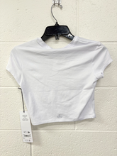 Load image into Gallery viewer, Alo Athletic Top Size Small
