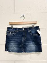 Load image into Gallery viewer, True Religion Short Skirt Size Small
