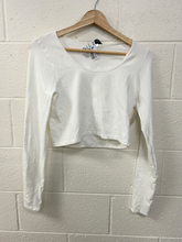 Load image into Gallery viewer, Contour Long Sleeve Top Size Medium
