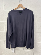 Load image into Gallery viewer, Lulu Lemon Athletic Top Size Large
