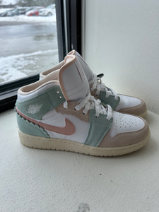 Nike Casual Shoes Womens 8.5