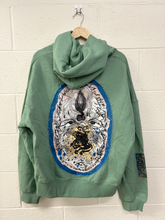 Load image into Gallery viewer, Sweatshirt Size Medium
