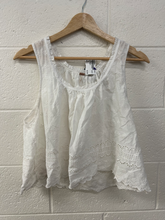 Load image into Gallery viewer, Free People Tank Top Size Small
