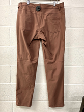 Load image into Gallery viewer, Lulu Lemon Pants Size 35
